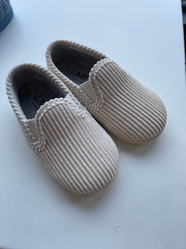 LMDI Off White Sleeper Slipper