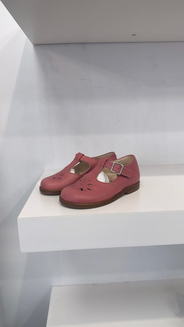 Beberlis Raspberry Coral T-Strap