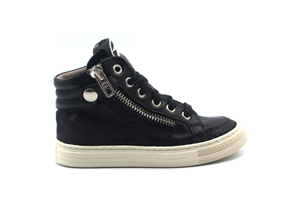 Momino Black and Zipper Sneaker